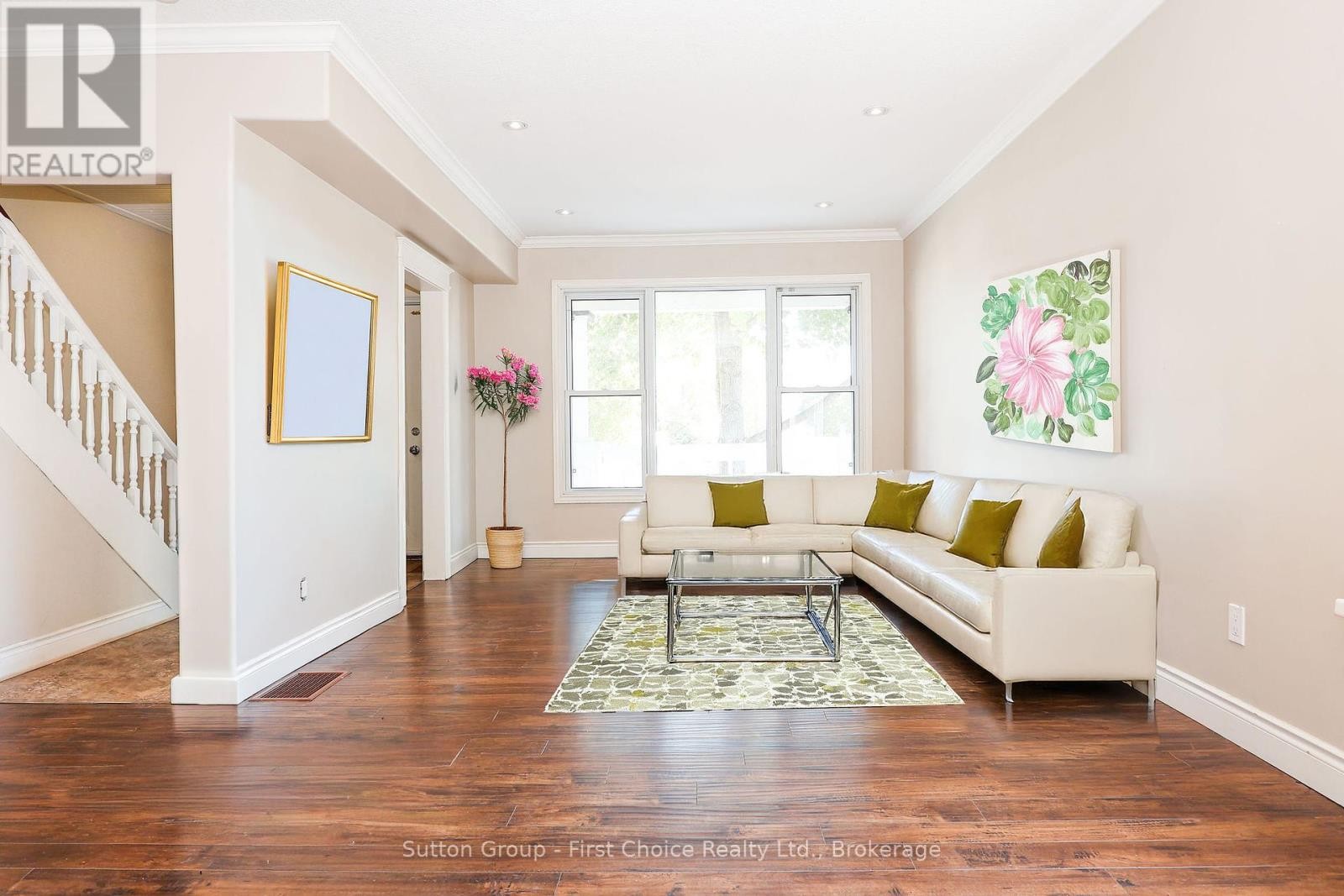 












122 TRINITY STREET

,
Stratford,




Ontario
N5A4P6

