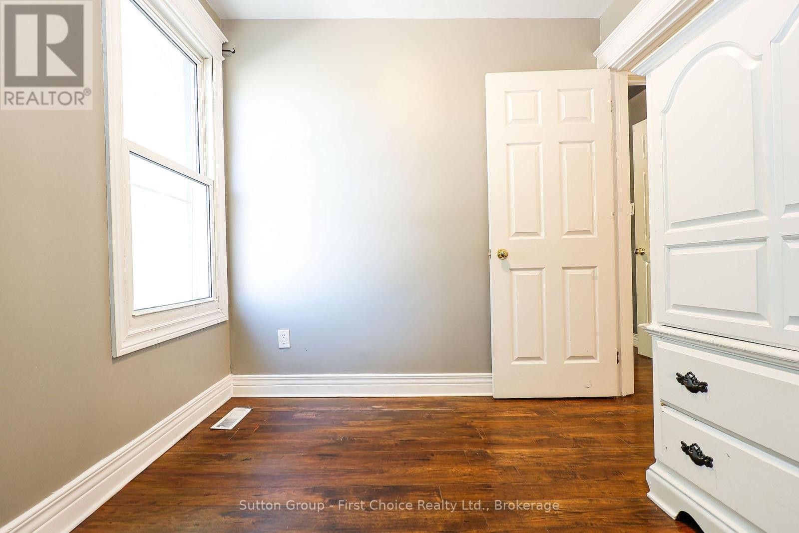 












122 TRINITY STREET

,
Stratford,




Ontario
N5A4P6

