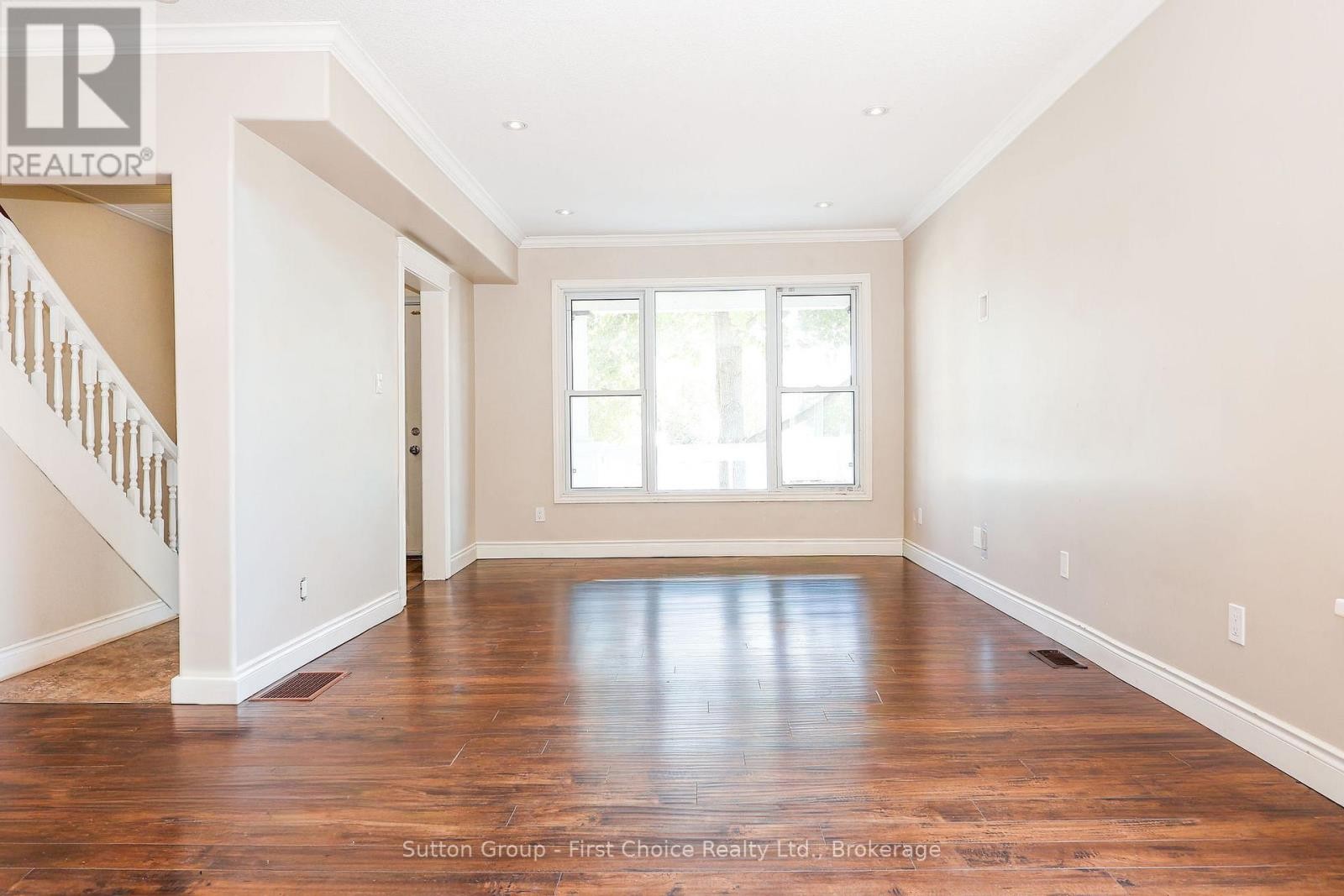 












122 TRINITY STREET

,
Stratford,




Ontario
N5A4P6

