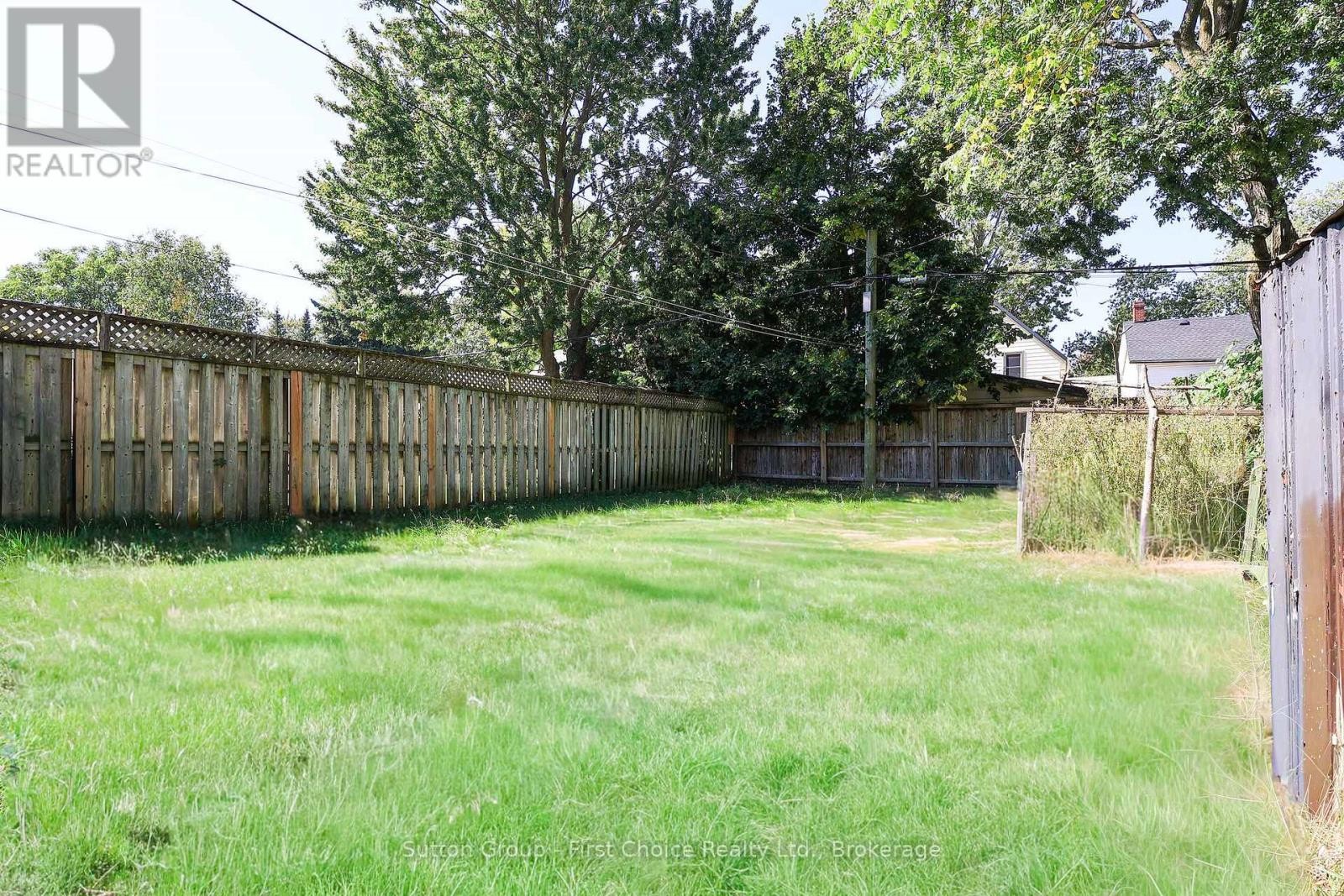 












122 TRINITY STREET

,
Stratford,




Ontario
N5A4P6

