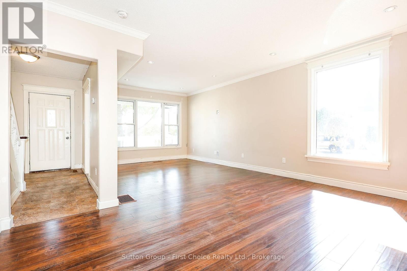 












122 TRINITY STREET

,
Stratford,




Ontario
N5A4P6

