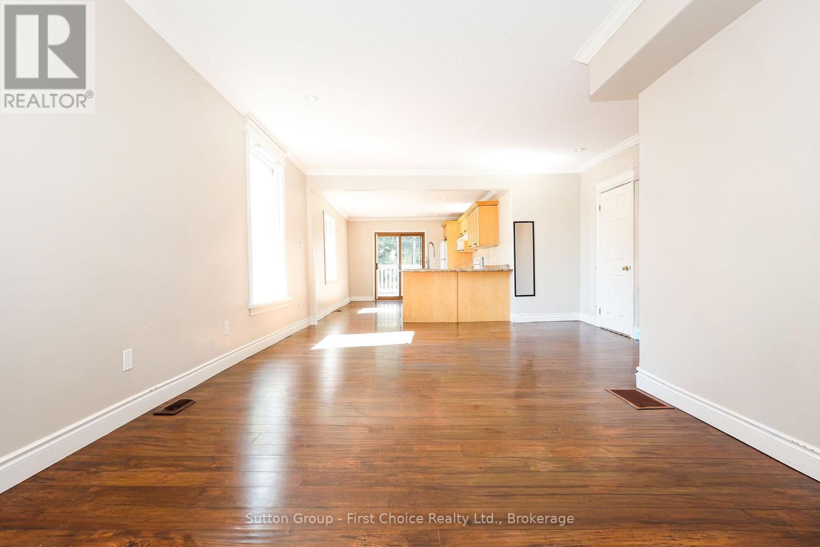 












122 TRINITY STREET

,
Stratford,




Ontario
N5A4P6

