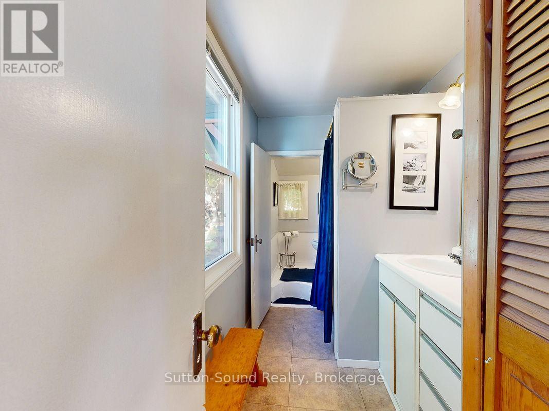 












199 MALLORY BEACH ROAD

,
South Bruce Peninsula,




Ontario
N0H2T0

