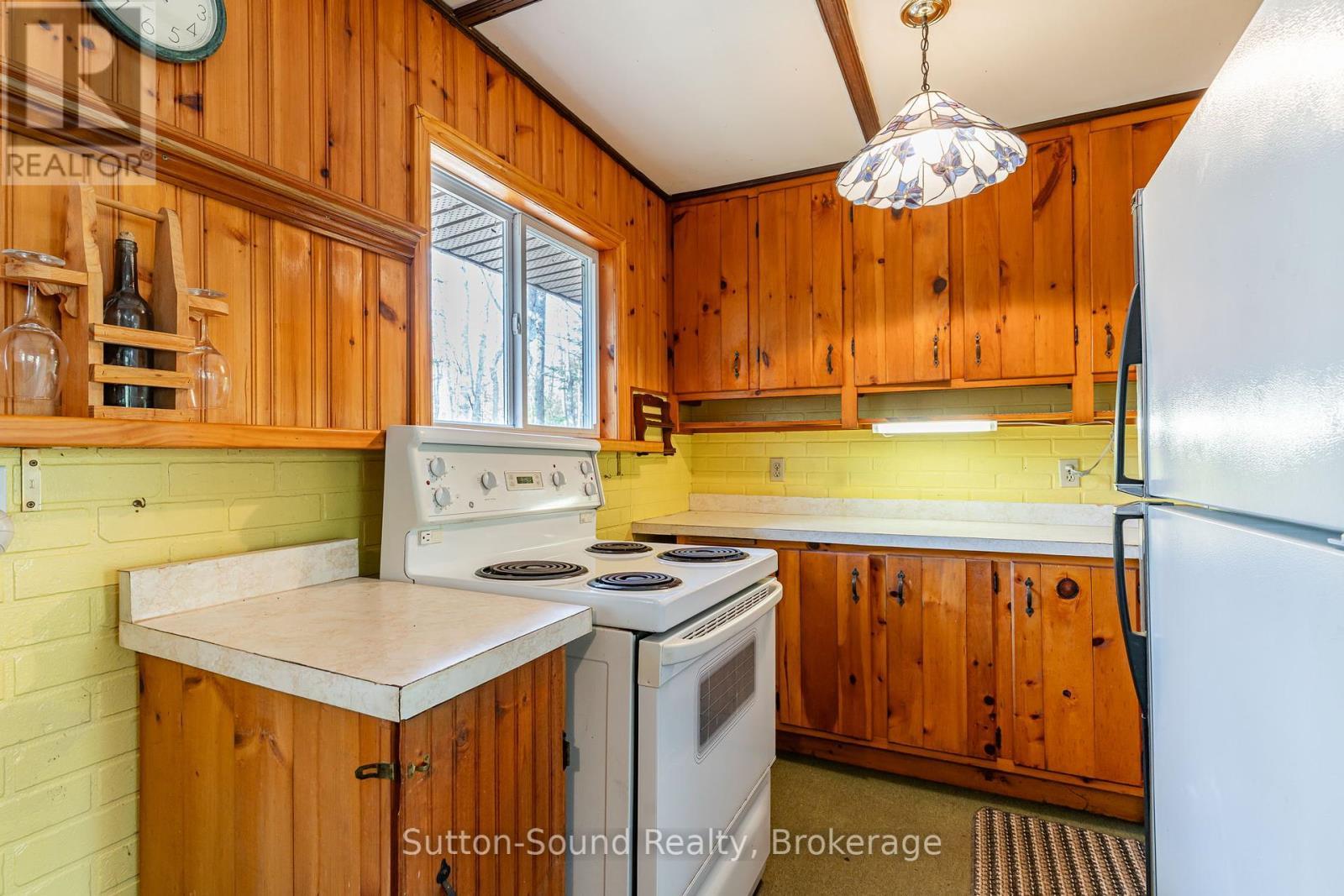 












44 ROTH DRIVE

,
South Bruce Peninsula,




Ontario
N0H2T0

