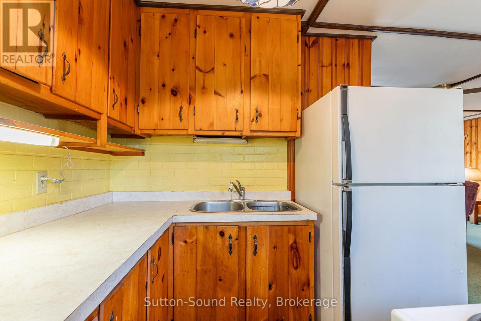 












44 ROTH DRIVE

,
South Bruce Peninsula,




Ontario
N0H2T0

