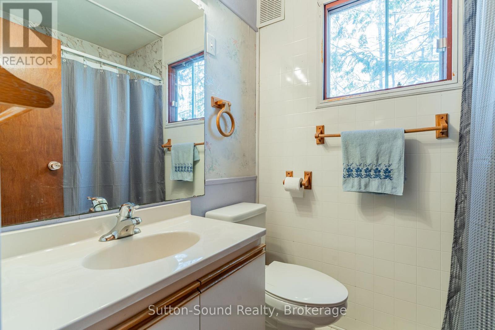 












44 ROTH DRIVE

,
South Bruce Peninsula,




Ontario
N0H2T0

