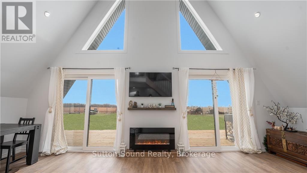 












18 QUEEN STREET W

,
Norfolk (St. Williams),




Ontario
N0E1P0

