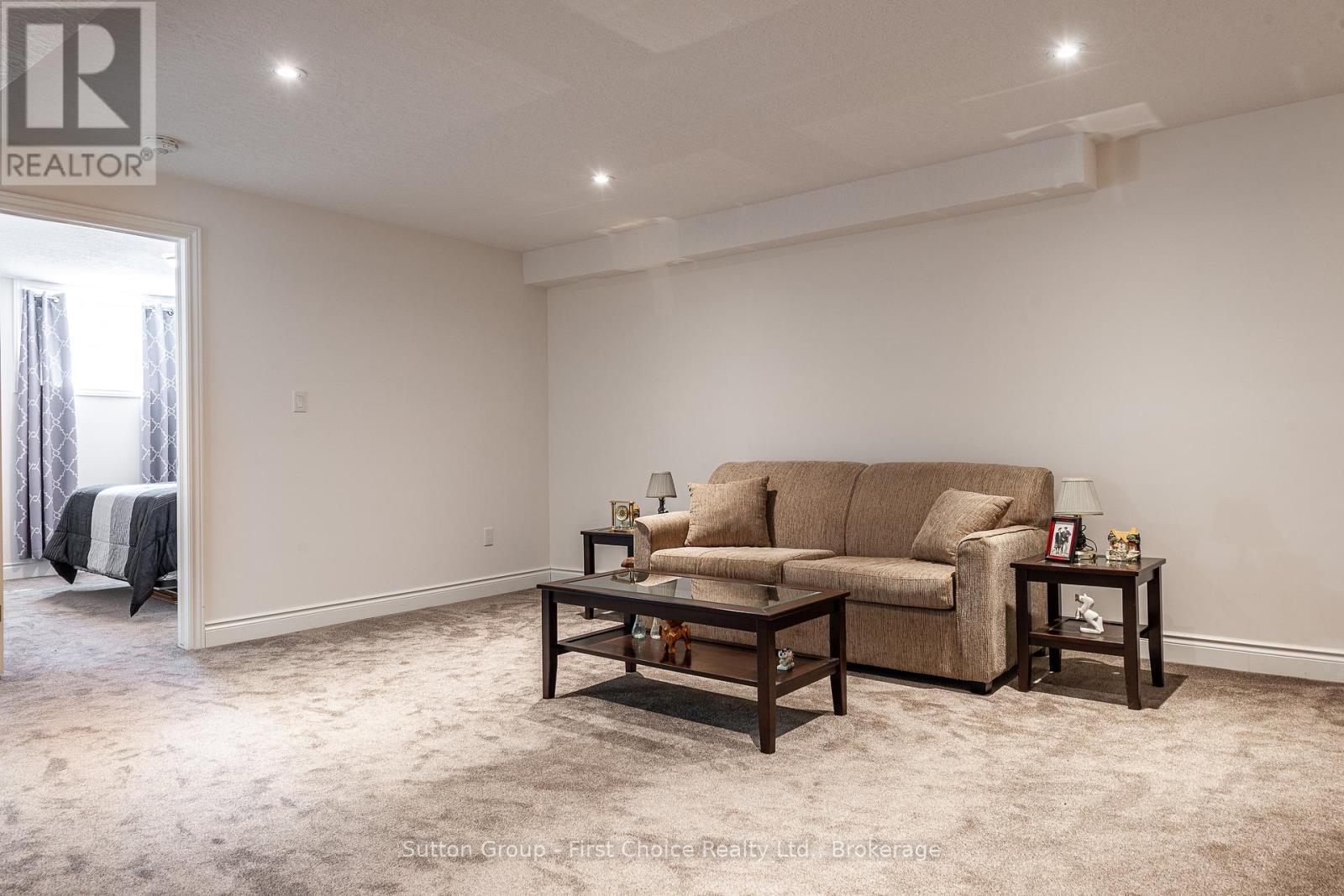 












5 - 74 EDISON STREET

,
St. Marys,




Ontario
N4X1C9

