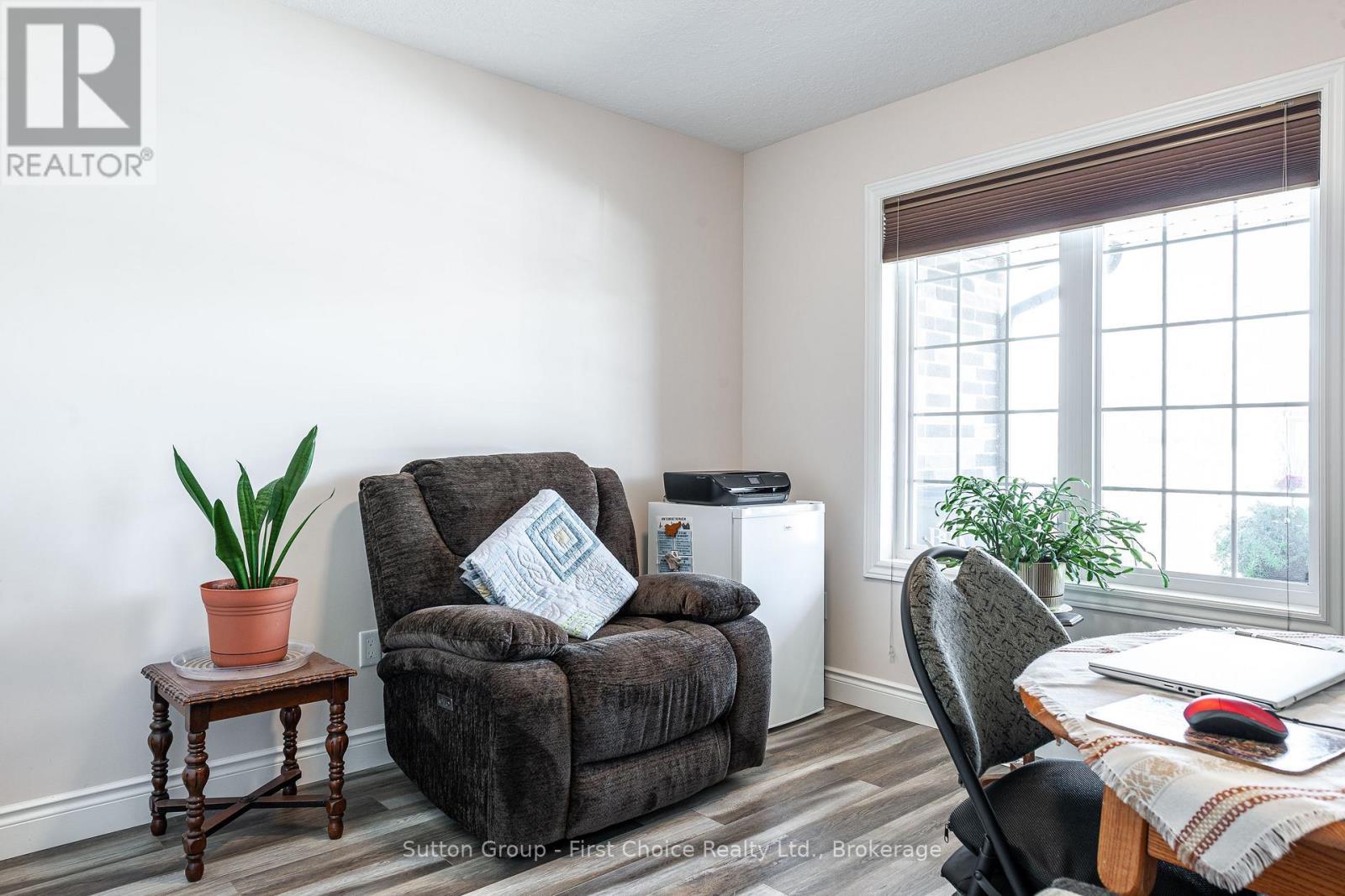 












5 - 74 EDISON STREET

,
St. Marys,




Ontario
N4X1C9

