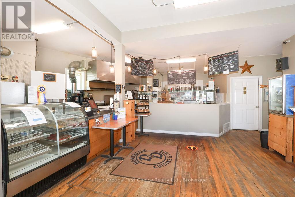 












8 WOODSTOCK STREET N

,
East Zorra-Tavistock (Tavistock),




Ontario
N0B2R0

