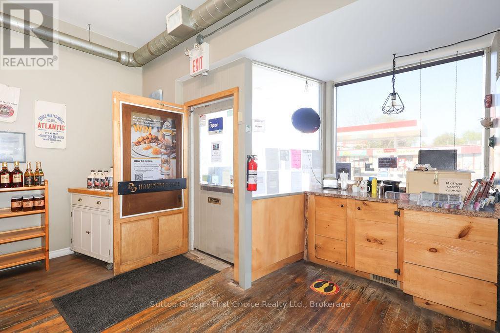 












8 WOODSTOCK STREET N

,
East Zorra-Tavistock (Tavistock),




Ontario
N0B2R0

