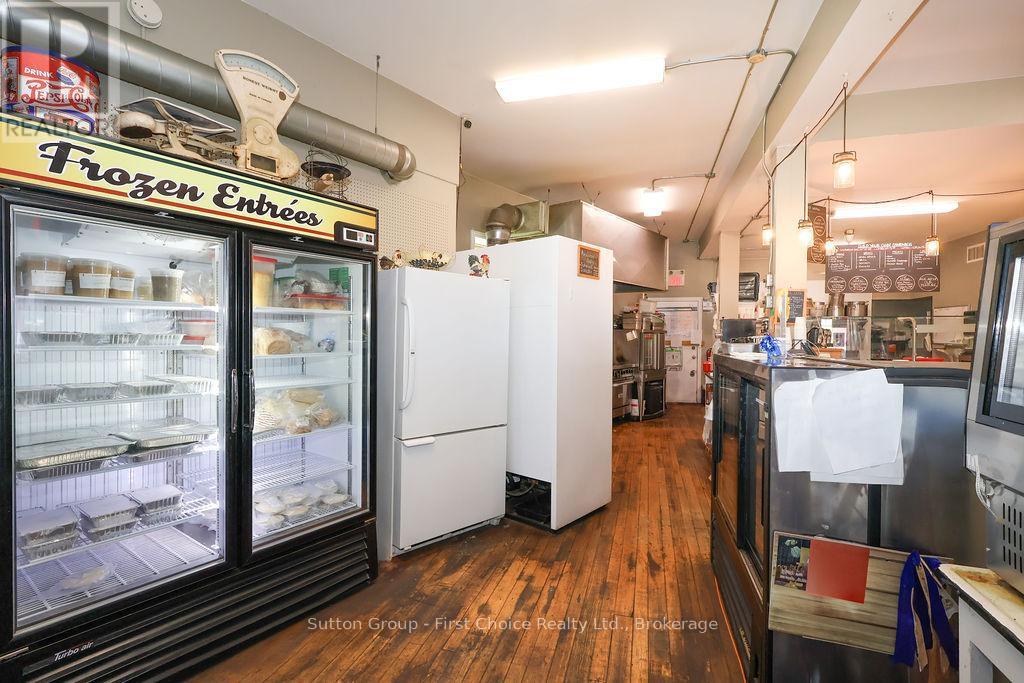 












8 WOODSTOCK STREET N

,
East Zorra-Tavistock (Tavistock),




Ontario
N0B2R0

