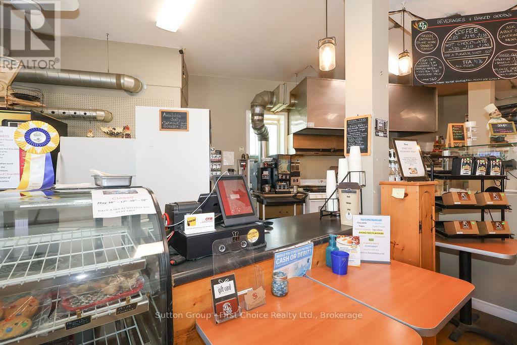 












8 WOODSTOCK STREET N

,
East Zorra-Tavistock (Tavistock),




Ontario
N0B2R0

