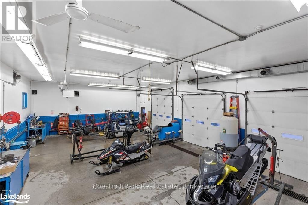 












8 GRAY ROAD

,
Bracebridge (Macaulay),




Ontario
P1L1P8

