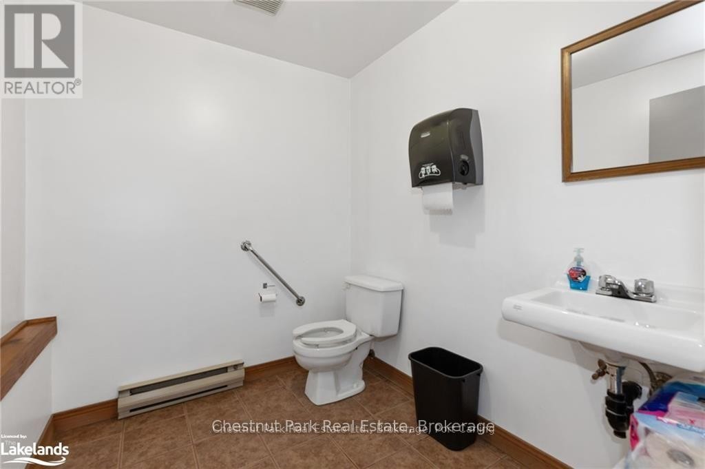 












8 GRAY ROAD

,
Bracebridge (Macaulay),




Ontario
P1L1P8

