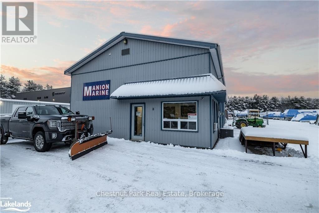 












8 GRAY ROAD

,
Bracebridge (Macaulay),




Ontario
P1L1P8

