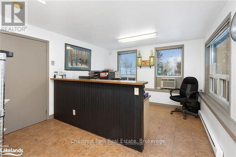 












8 GRAY ROAD

,
Bracebridge (Macaulay),




Ontario
P1L1P8

