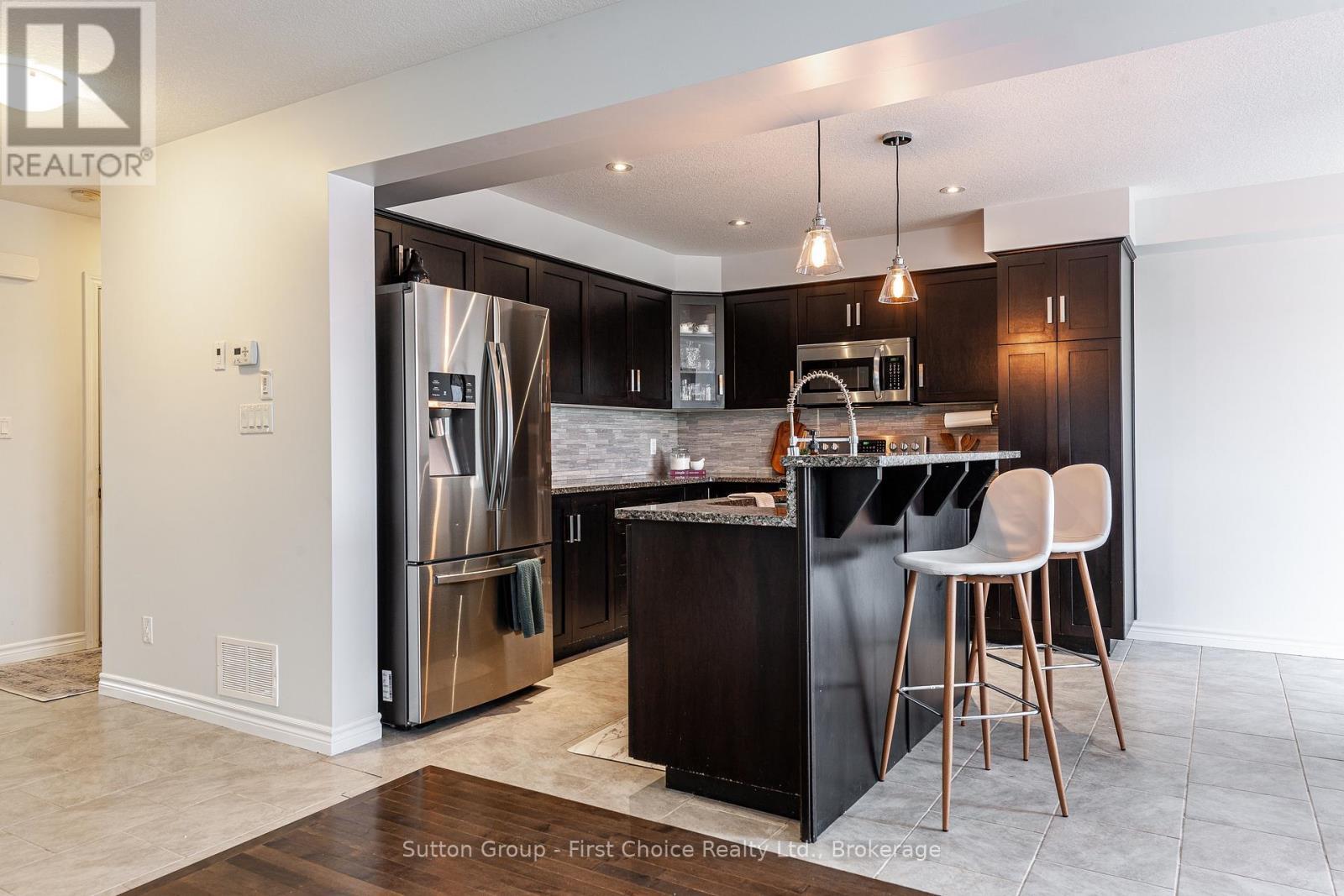 












566 FORMAN AVENUE

,
Stratford,




Ontario
N5A0C6

