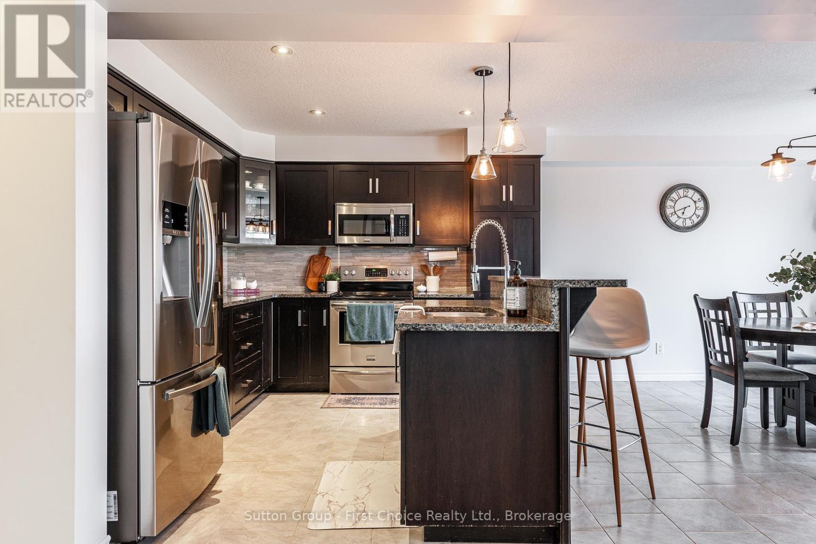 












566 FORMAN AVENUE

,
Stratford,




Ontario
N5A0C6

