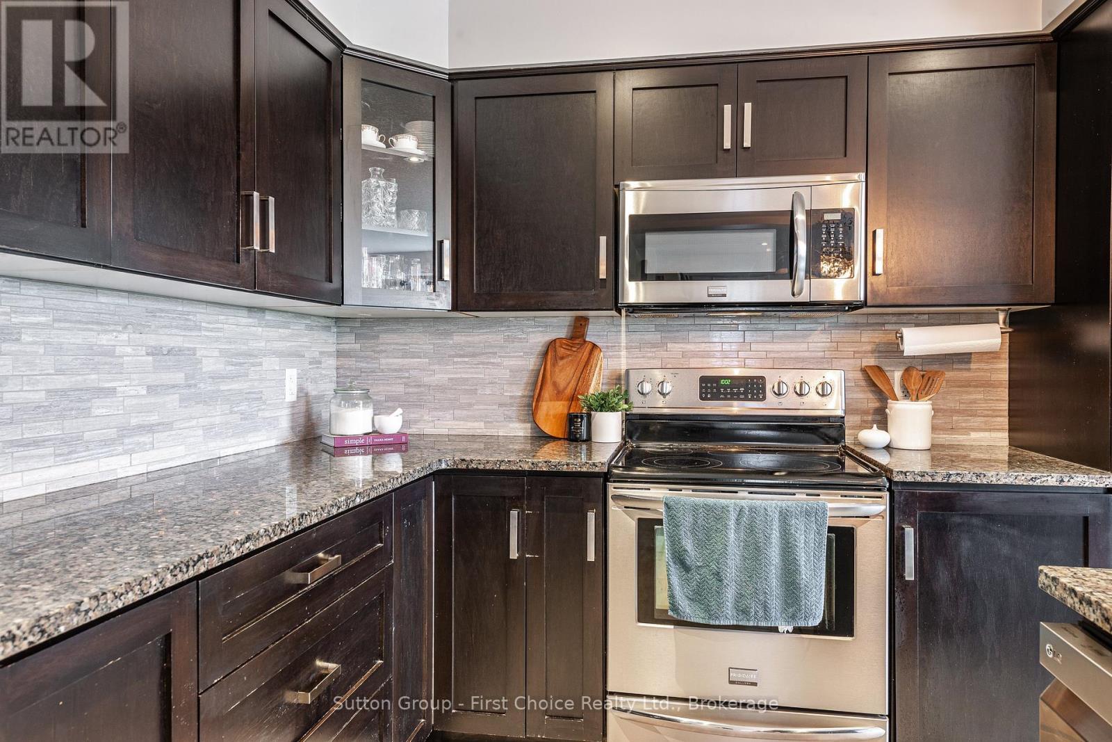 












566 FORMAN AVENUE

,
Stratford,




Ontario
N5A0C6

