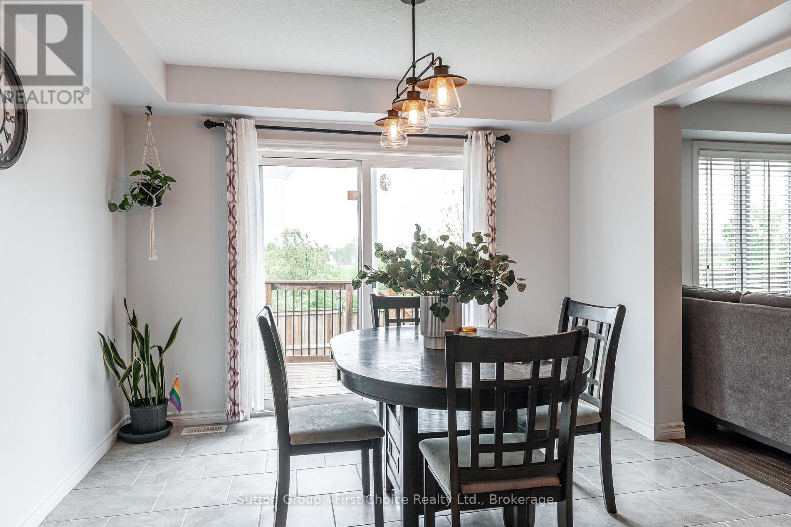 












566 FORMAN AVENUE

,
Stratford,




Ontario
N5A0C6

