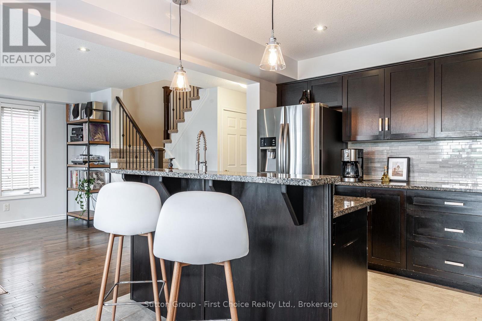 












566 FORMAN AVENUE

,
Stratford,




Ontario
N5A0C6

