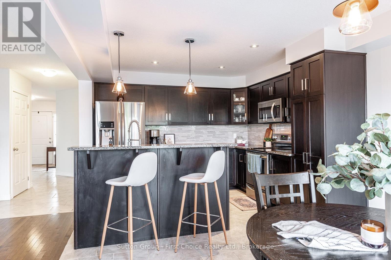 












566 FORMAN AVENUE

,
Stratford,




Ontario
N5A0C6

