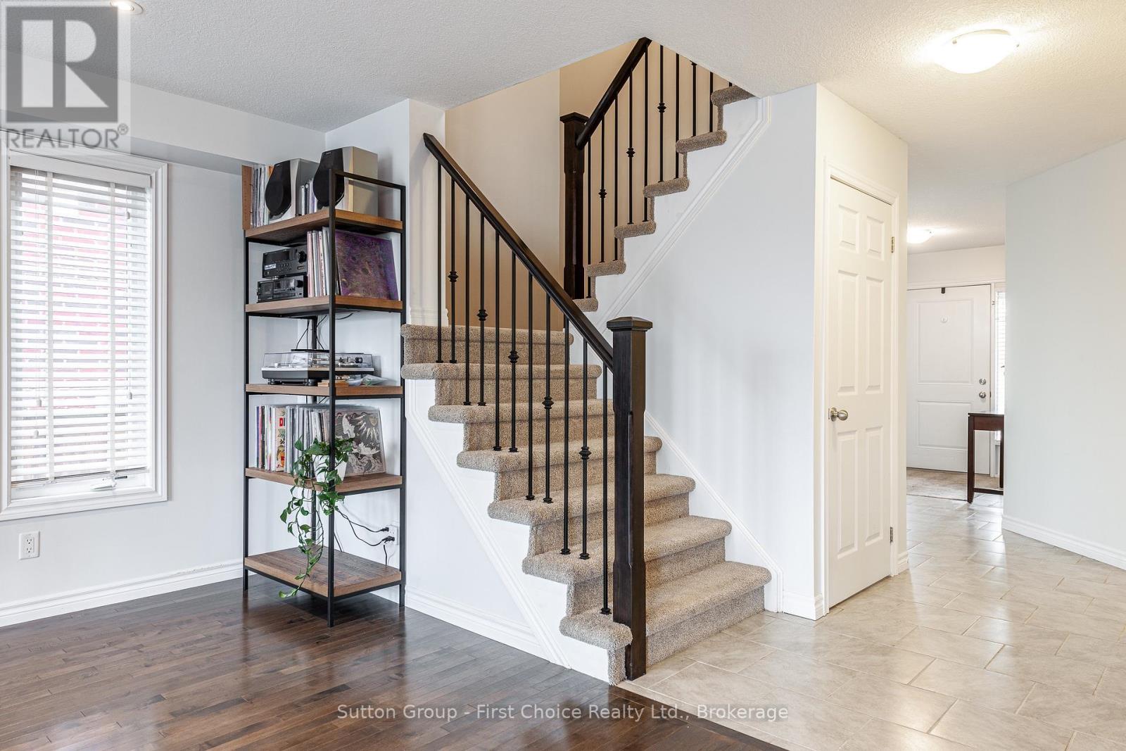 












566 FORMAN AVENUE

,
Stratford,




Ontario
N5A0C6

