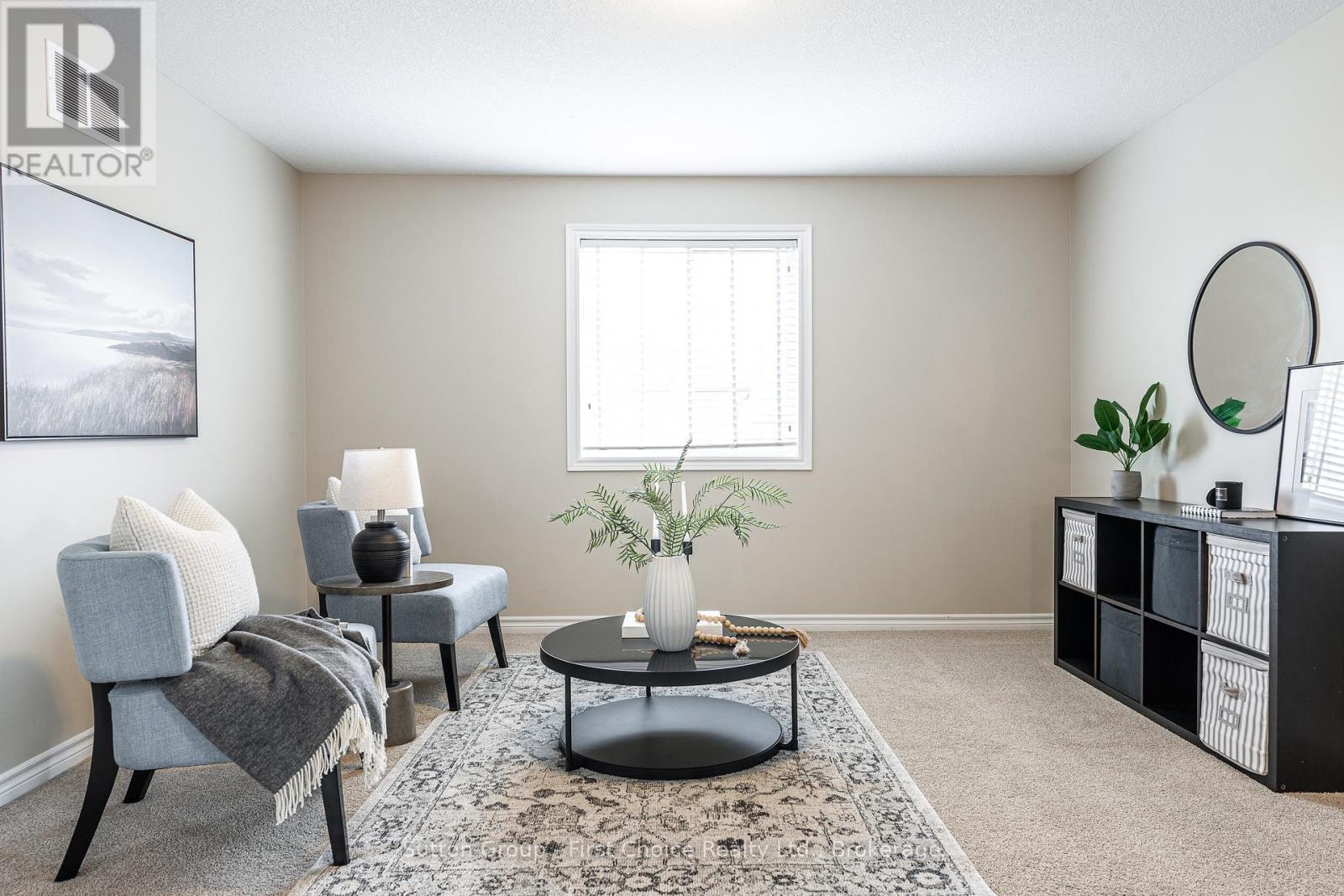 












566 FORMAN AVENUE

,
Stratford,




Ontario
N5A0C6

