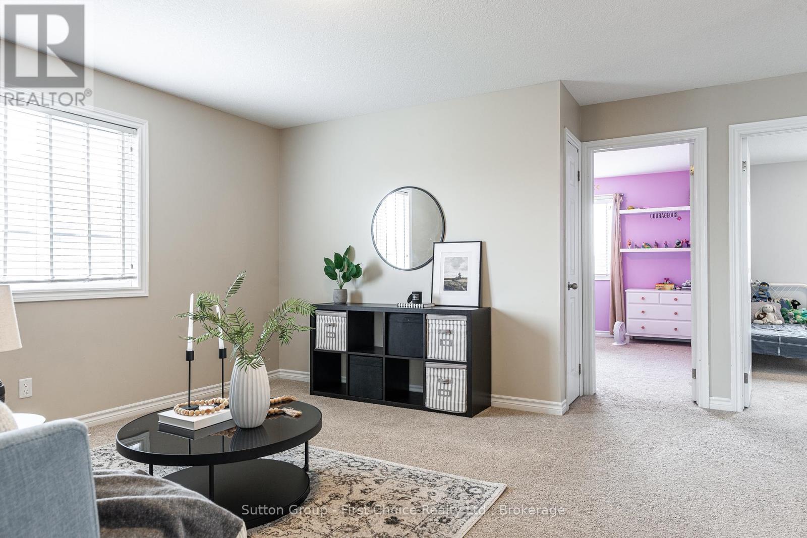 












566 FORMAN AVENUE

,
Stratford,




Ontario
N5A0C6

