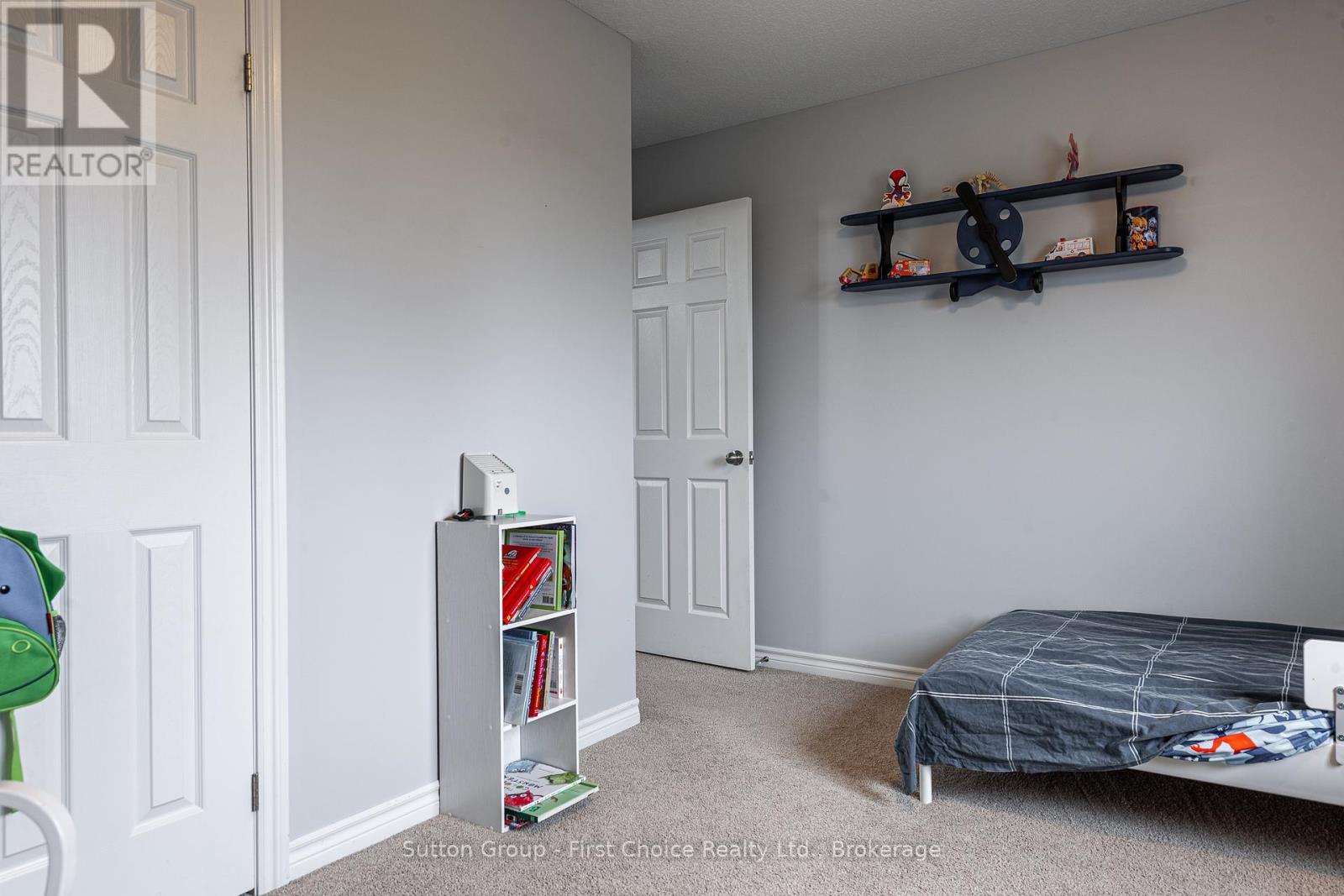 












566 FORMAN AVENUE

,
Stratford,




Ontario
N5A0C6

