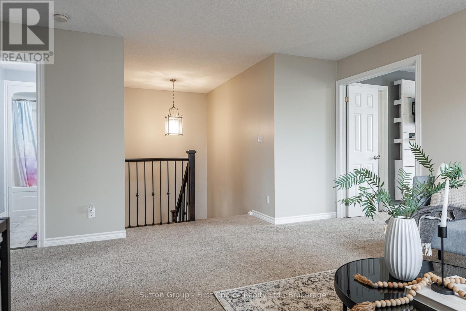 












566 FORMAN AVENUE

,
Stratford,




Ontario
N5A0C6

