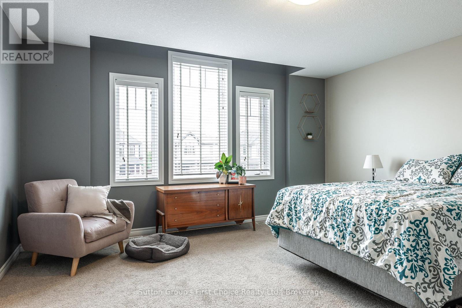 












566 FORMAN AVENUE

,
Stratford,




Ontario
N5A0C6

