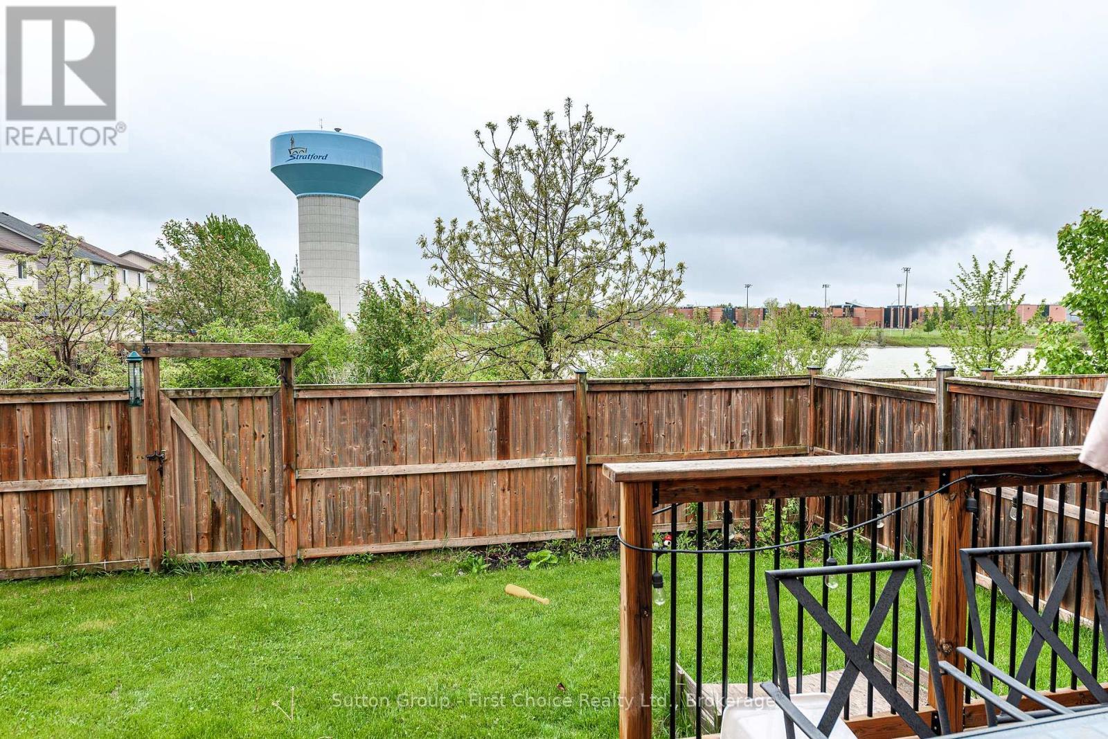 












566 FORMAN AVENUE

,
Stratford,




Ontario
N5A0C6

