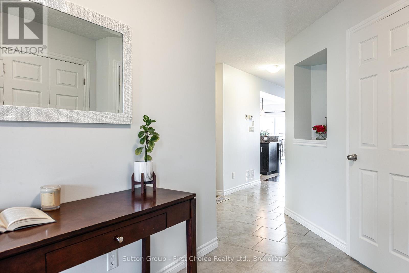 












566 FORMAN AVENUE

,
Stratford,




Ontario
N5A0C6

