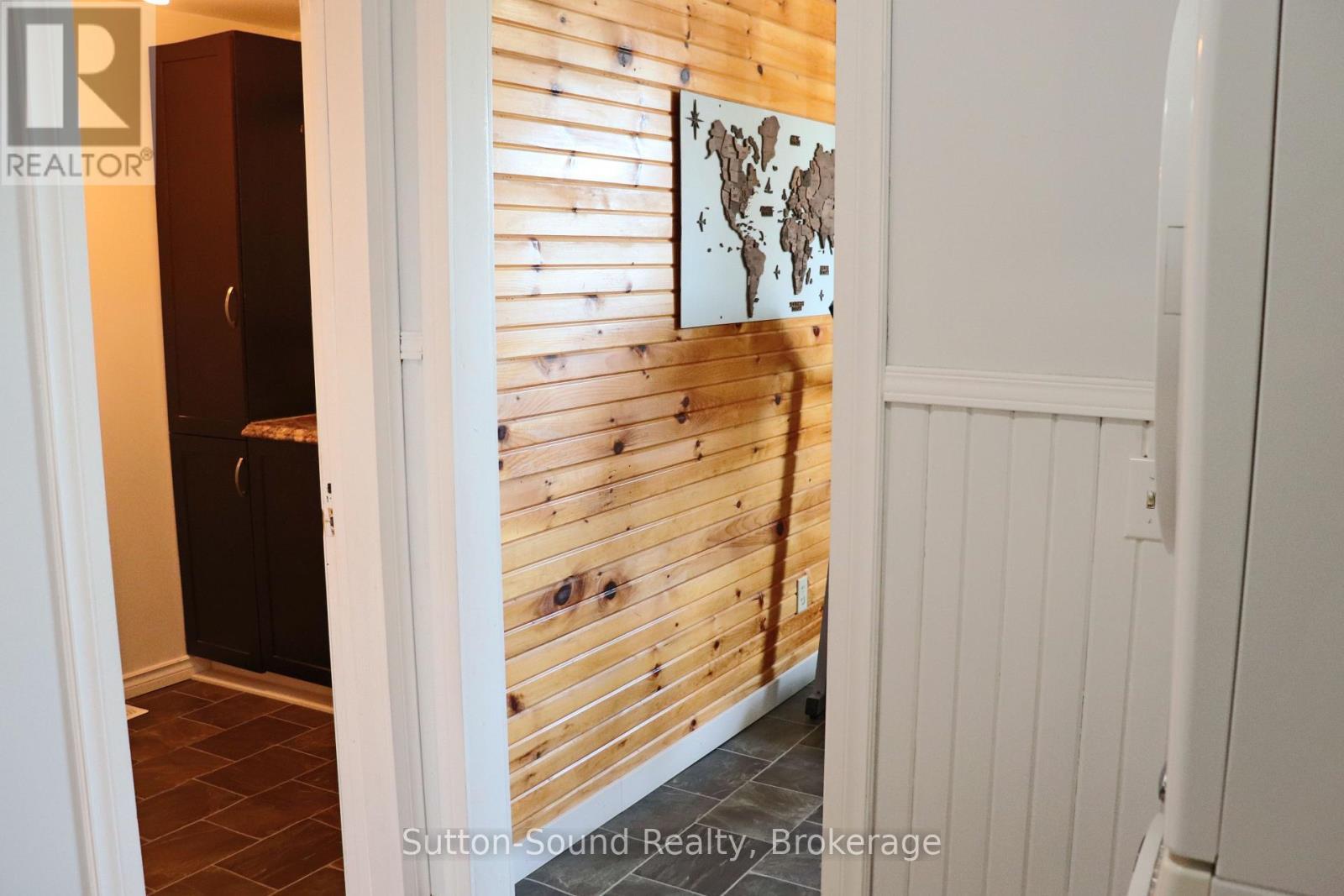 












31 YONGE STREET

,
Arran-Elderslie,




Ontario
N0H2N0

