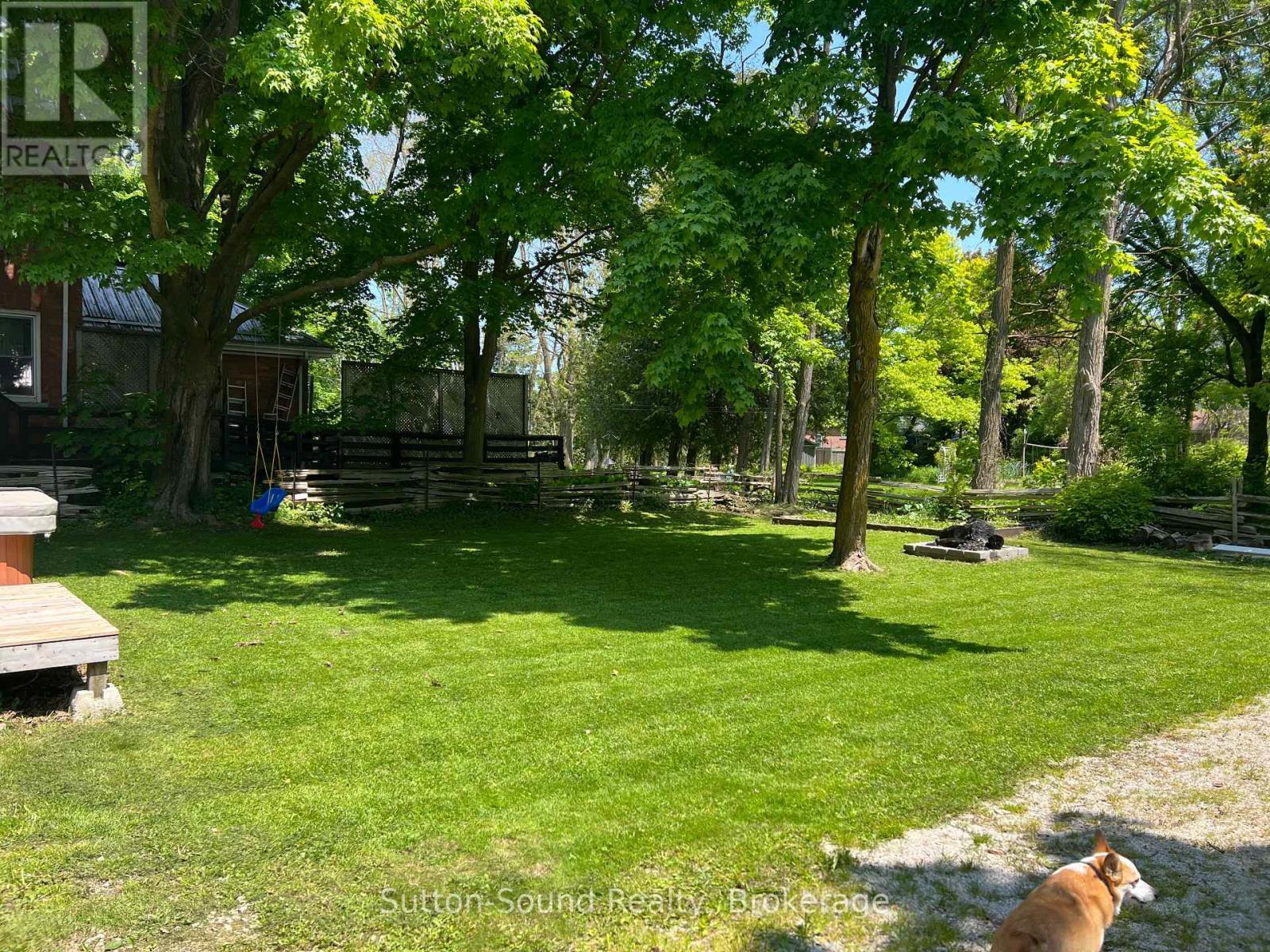 












31 YONGE STREET

,
Arran-Elderslie,




Ontario
N0H2N0

