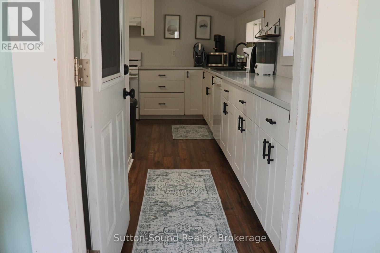 












31 YONGE STREET

,
Arran-Elderslie,




Ontario
N0H2N0

