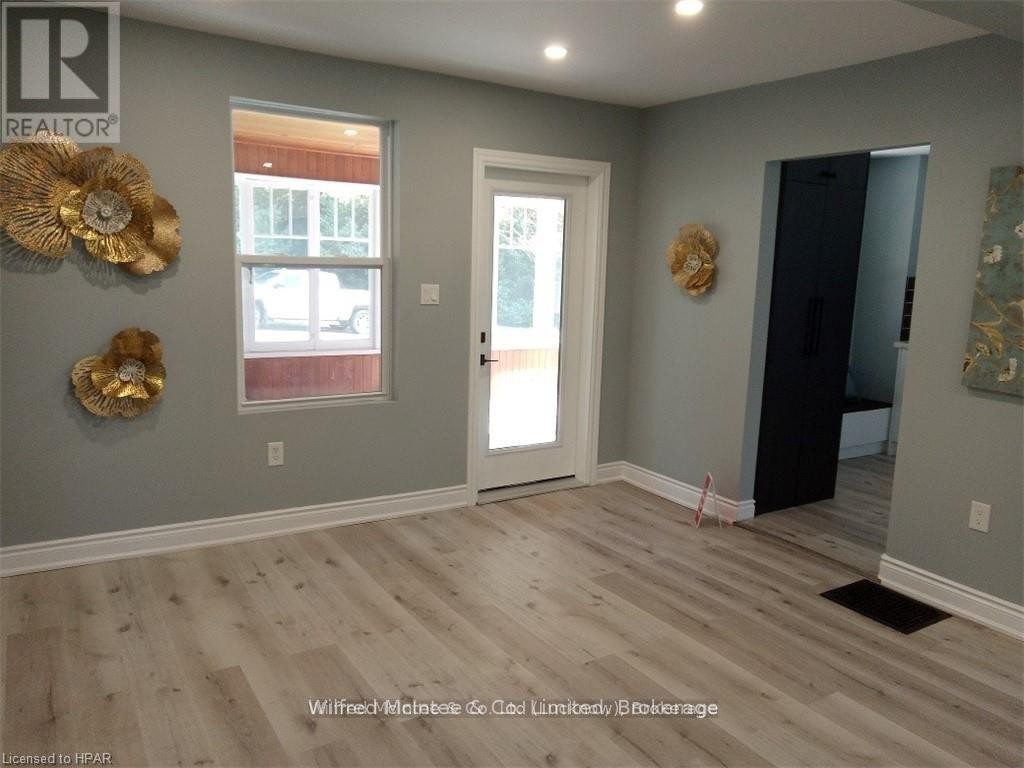 












476 HAMILTON STREET

,
Huron-Kinloss (Lucknow),




Ontario
N0G2H0

