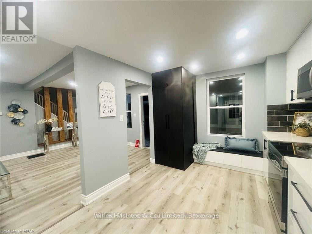 












476 HAMILTON STREET

,
Huron-Kinloss (Lucknow),




Ontario
N0G2H0

