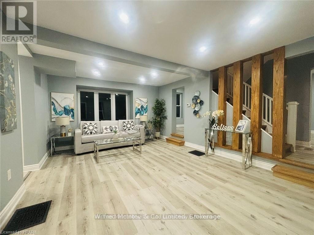 












476 HAMILTON STREET

,
Huron-Kinloss (Lucknow),




Ontario
N0G2H0

