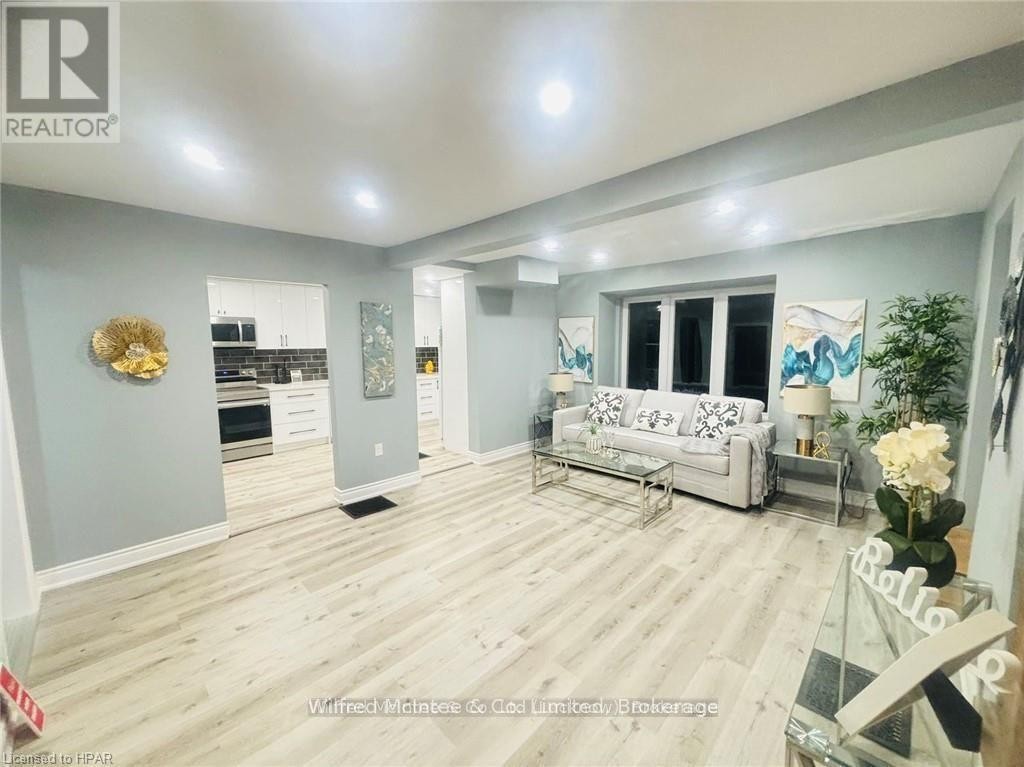 












476 HAMILTON STREET

,
Huron-Kinloss (Lucknow),




Ontario
N0G2H0


