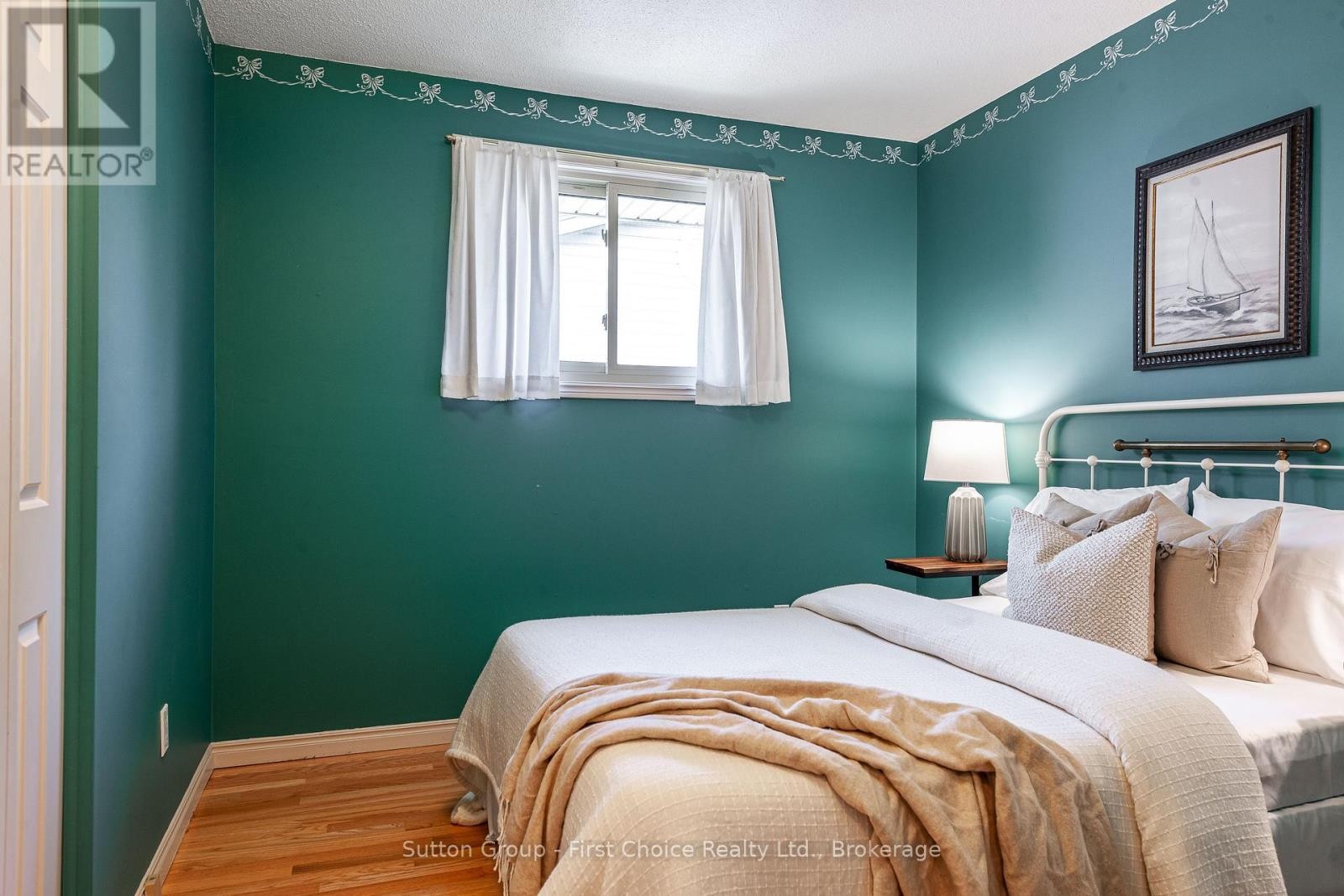 












142 KENNER CRESCENT

,
Stratford,




Ontario
N5A7H2

