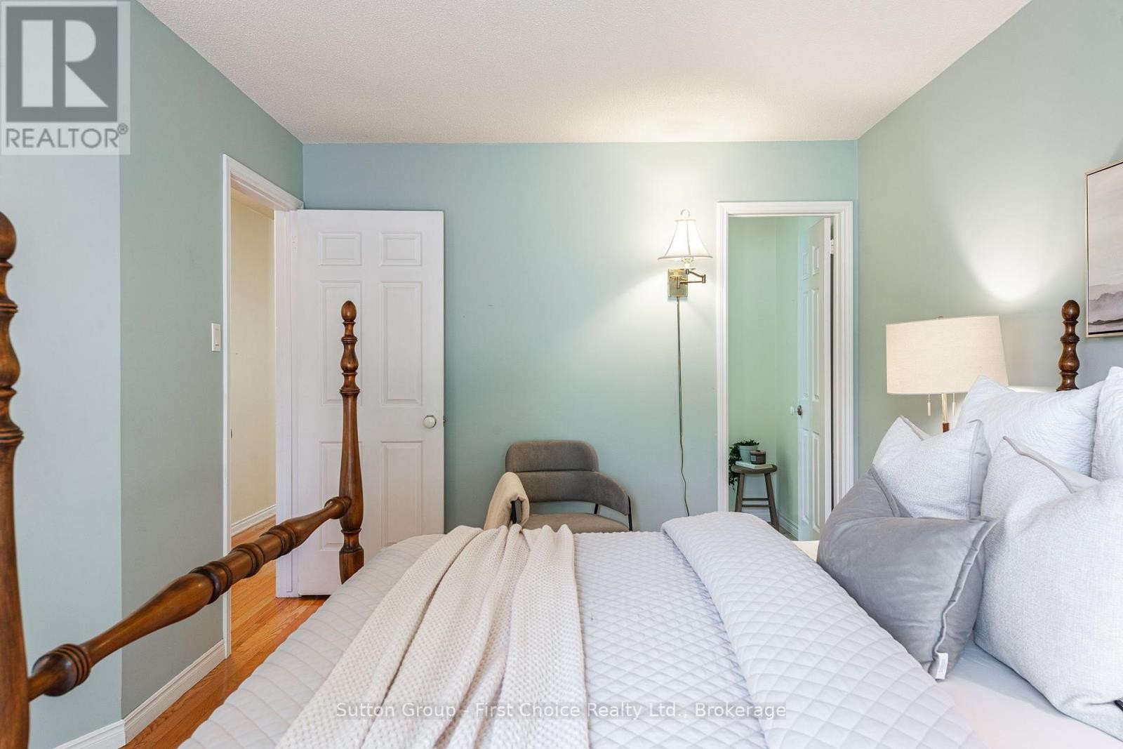 












142 KENNER CRESCENT

,
Stratford,




Ontario
N5A7H2

