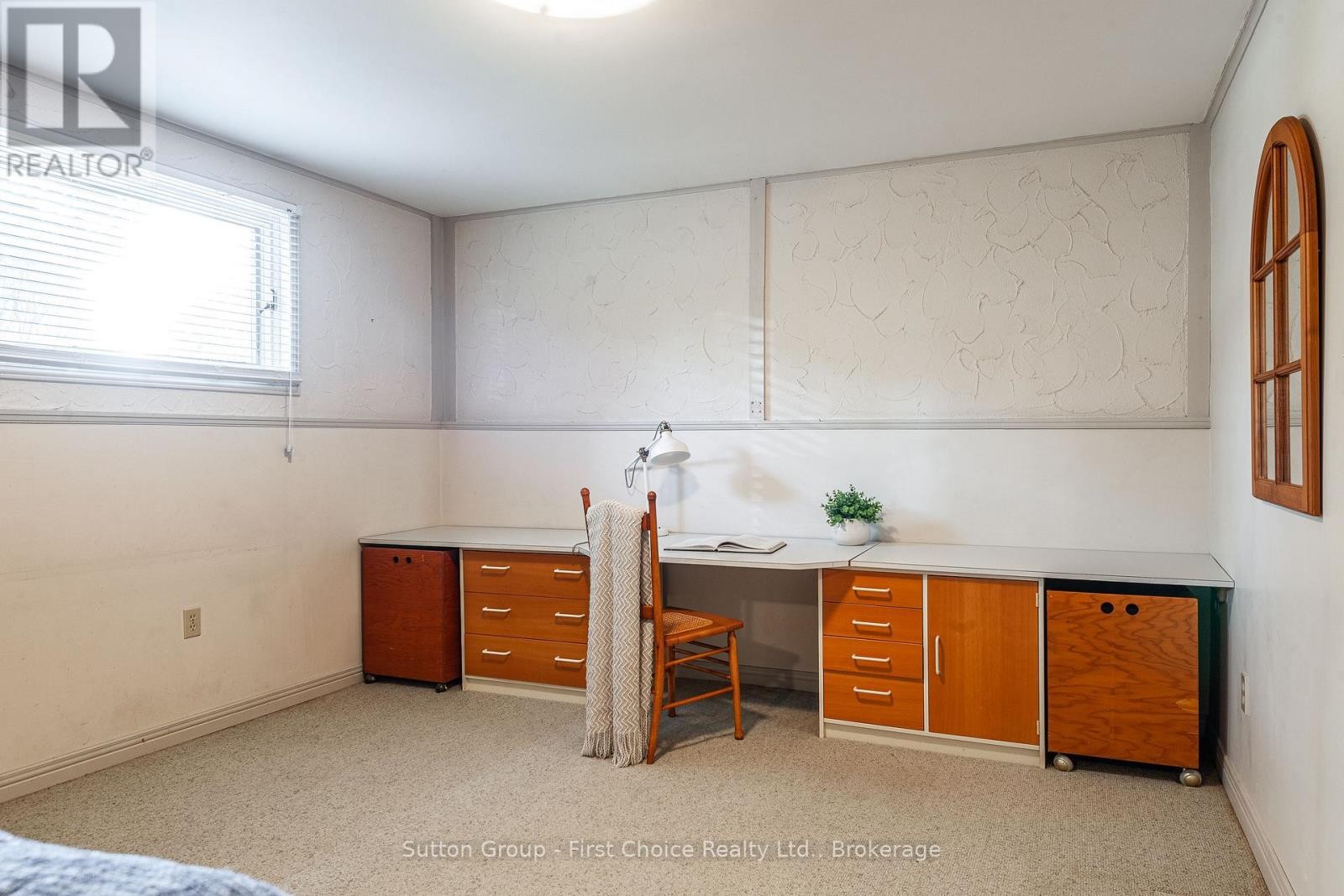 












142 KENNER CRESCENT

,
Stratford,




Ontario
N5A7H2

