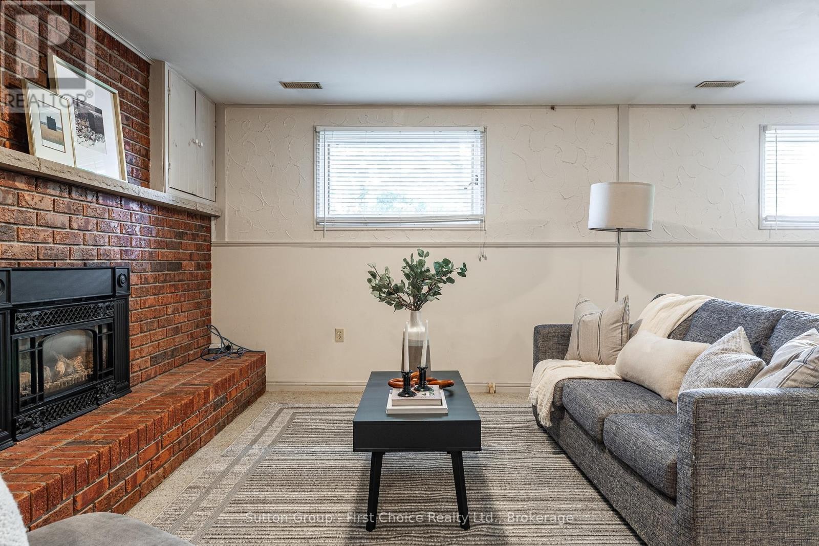 












142 KENNER CRESCENT

,
Stratford,




Ontario
N5A7H2

