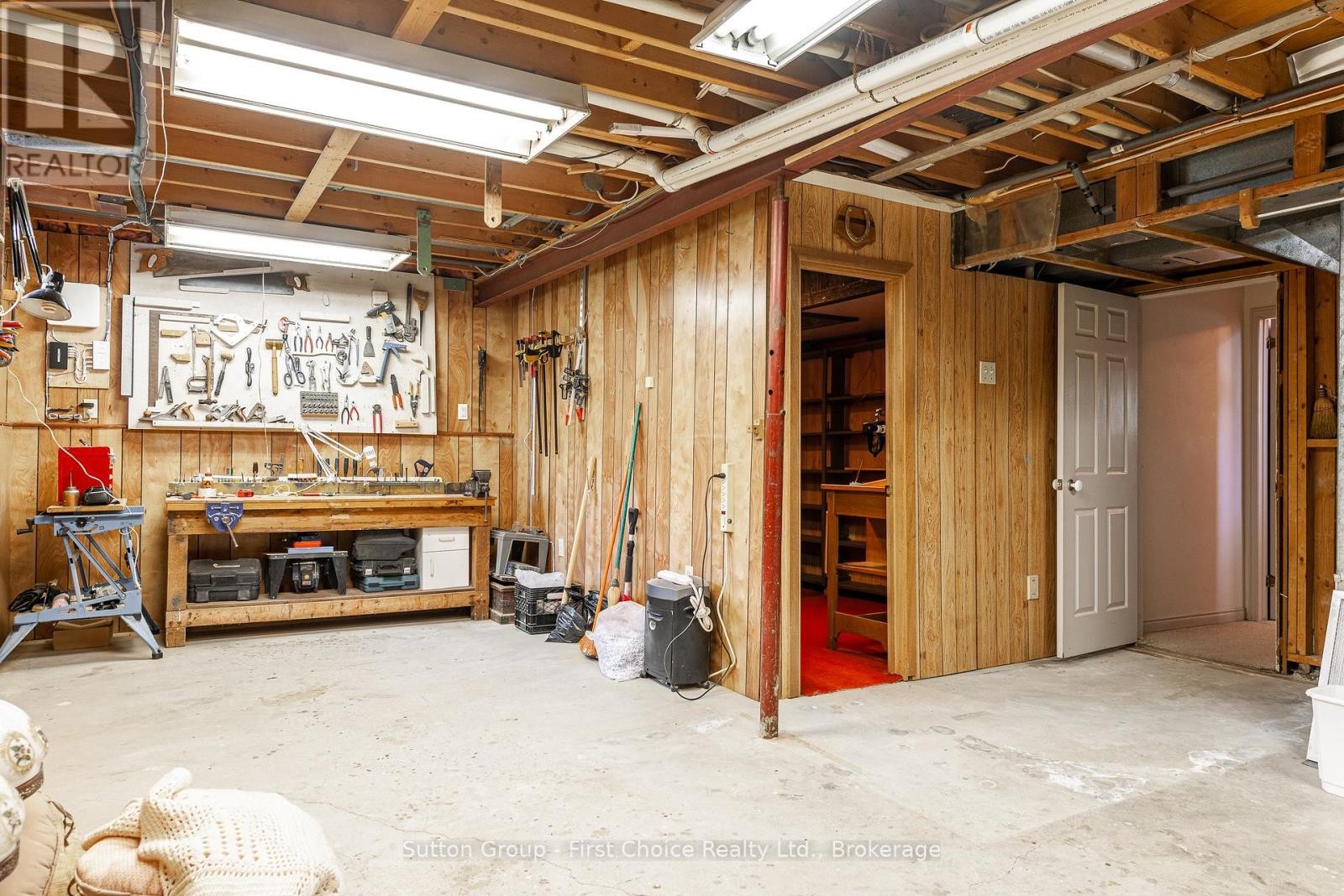 












142 KENNER CRESCENT

,
Stratford,




Ontario
N5A7H2

