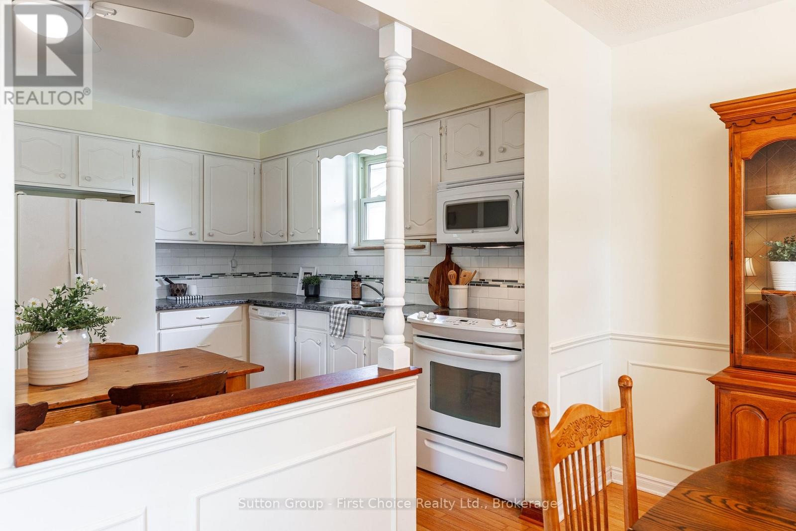 












142 KENNER CRESCENT

,
Stratford,




Ontario
N5A7H2

