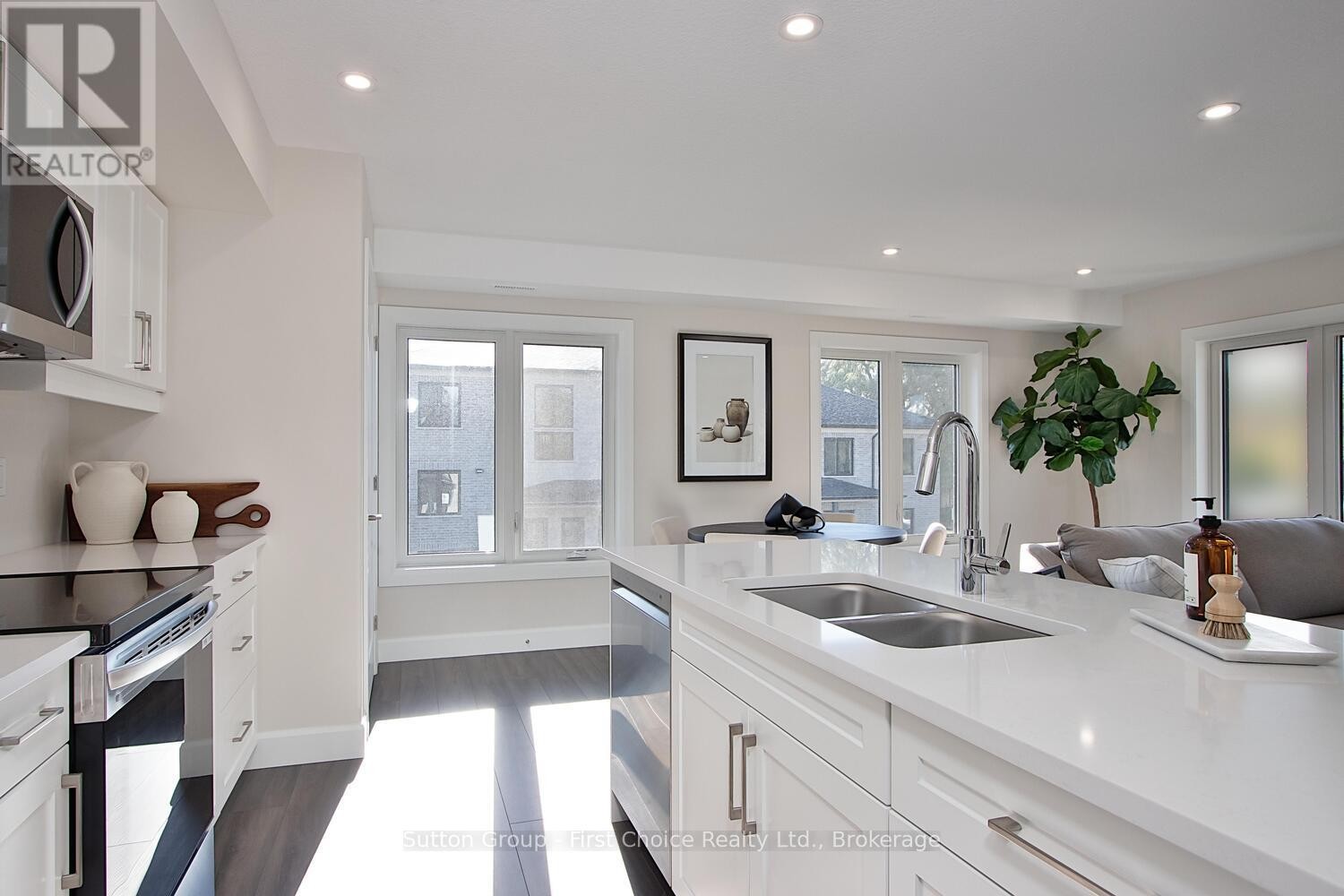 












UNIT 37 - 3202 VIVIAN LINE

,
Stratford,




Ontario
N5A0K6

