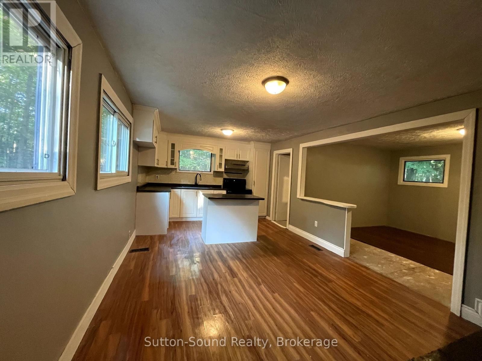 












442 BERFORD LAKE ROAD

,
South Bruce Peninsula,




Ontario
N0H2T0

